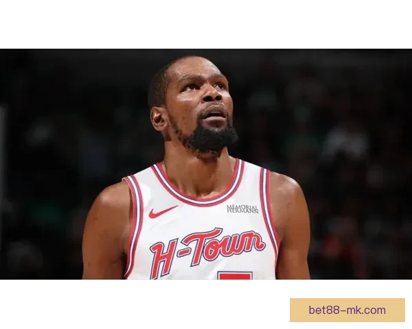 火狼大战裁判失误频出杜兰特罚球成争议焦点引热议